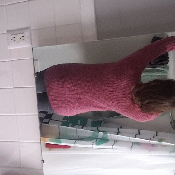 *Sold* Dark Pink Sweater - Picture 5 of 11